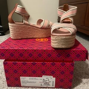 Tory Burch platform sandals size 7.5 new with tags.